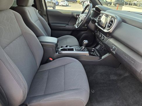 Used 2019 Toyota Tacoma TRD Off-Road w/ Technology Package RWD image 31