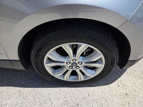 Used 2021 Ford Edge Titanium FWD image 17