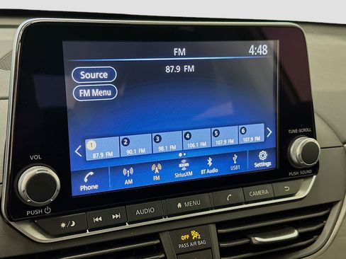 Used 2025 Nissan Altima 2.5 SV image 21