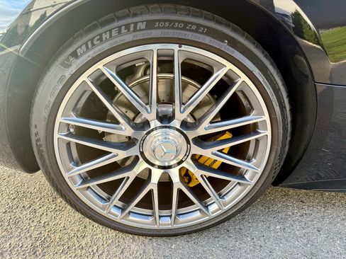 Used 2022 Mercedes-Benz SL 63 AMG 4MATIC w/ Driver Assistance Package image 11