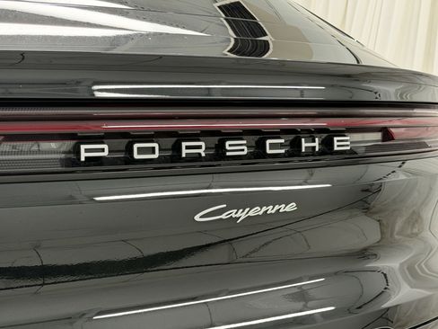 Certified 2026 Porsche Cayenne Coupe AWD/4WD image 66