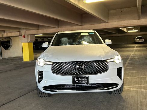 New 2026 Volvo XC90 B6 Plus w/ Protection Package Premier image 6