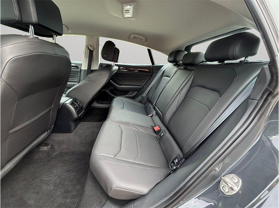 Used 2021 Volkswagen Arteon SE FWD image 32