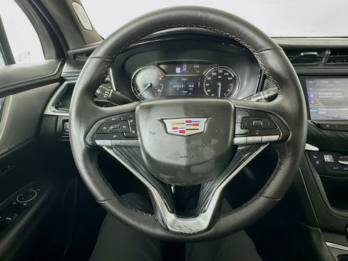 Used 2023 Cadillac XT6 Premium Luxury image 11