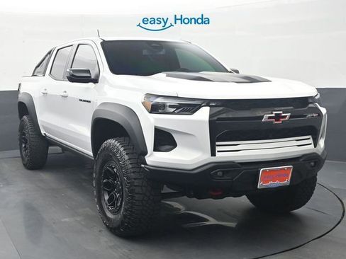 Used 2024 Chevrolet Colorado ZR2 w/ ZR2 Bison Edition AWD/4WD image 2