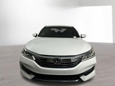 Used 2017 Honda Accord Sport image 24