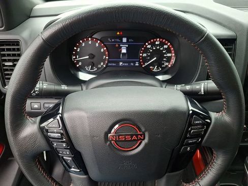 Used 2024 Nissan Frontier PRO-4X w/ Technology Package AWD/4WD image 18