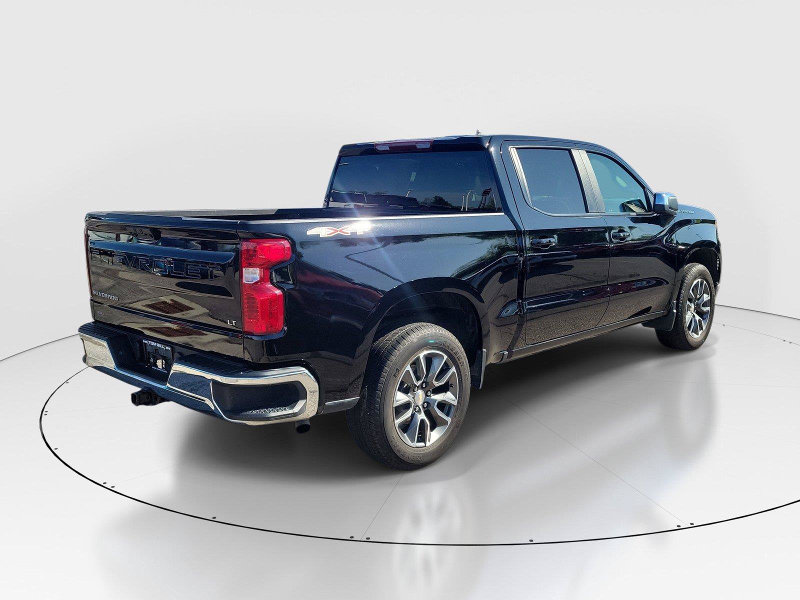 Used 2023 Chevrolet Silverado 1500 LT AWD/4WD image 4