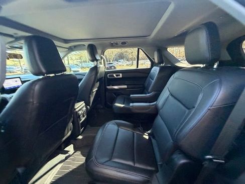 Certified 2021 Ford Explorer XLT w/ Equipment Group 202A image 15