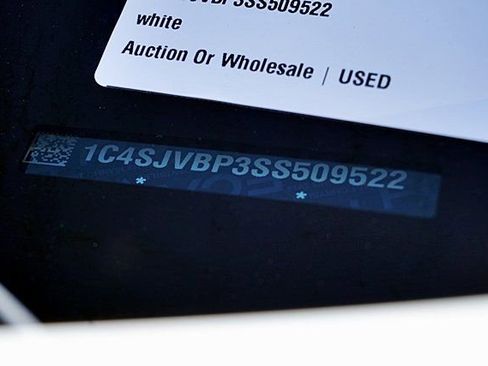 Certified 2025 Jeep Wagoneer Series II image 38