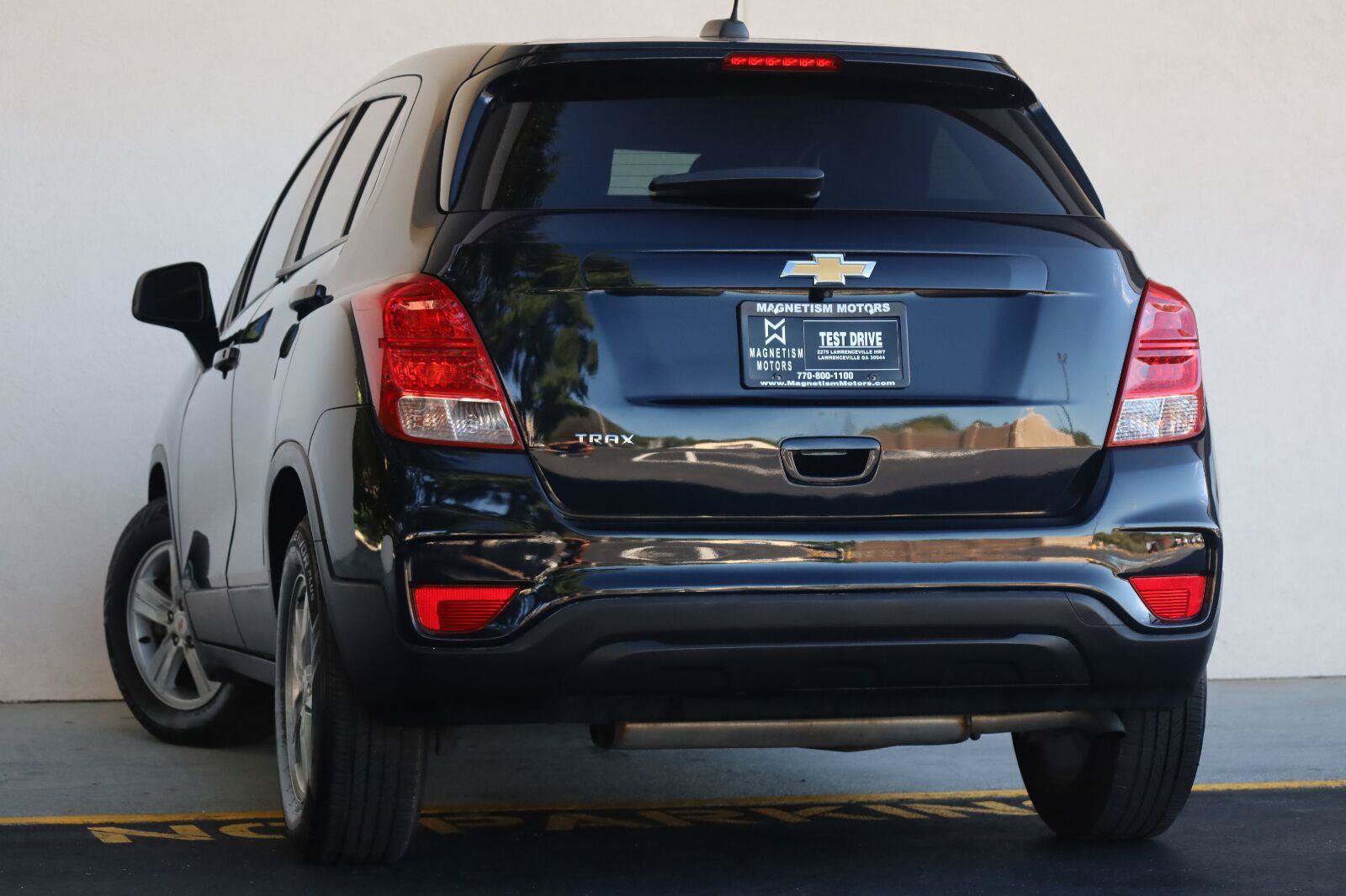 Used 2021 Chevrolet Trax LS w/ Tint and Cruise Package FWD image 9