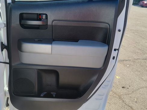 Used 2013 Toyota Tundra 4x4 Double Cab w/ SR5 Pkg image 18