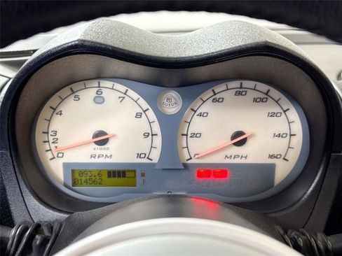 Used 2005 Lotus Elise image 15