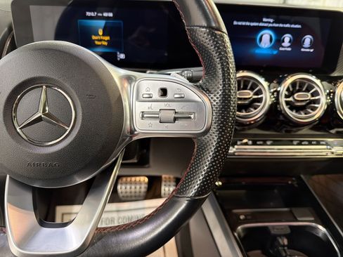Used 2022 Mercedes-Benz GLB 250 image 15