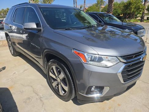 Used 2021 Chevrolet Traverse LT w/ LT Premium Package AWD/4WD image 2