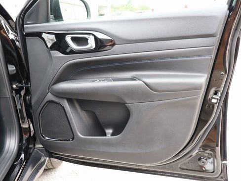 New 2026 Jeep Compass Latitude image 8