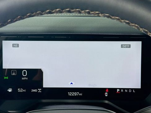 Used 2024 GMC Acadia AT4 w/ Luxury Package image 14