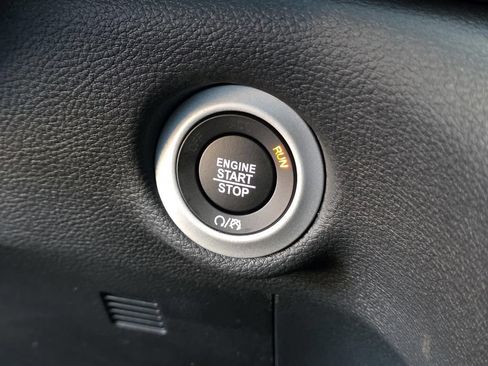 New 2026 Chrysler Pacifica Select FWD image 28