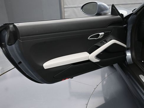 New 2025 Porsche 718 Cayman S image 15