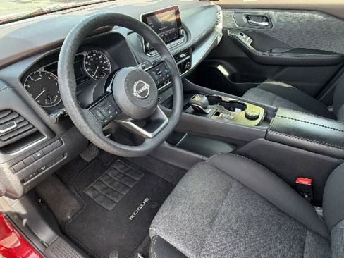 Used 2023 Nissan Rogue SV AWD/4WD image 10