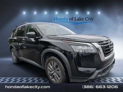 Used 2024 Nissan Pathfinder SV