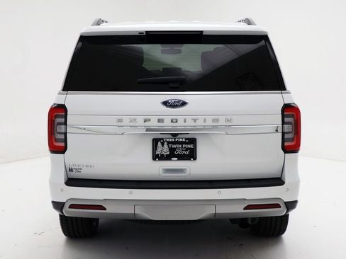 Used 2022 Ford Expedition Limited image 8
