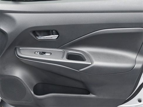 Used 2025 Nissan Versa SV w/ Trunk Package image 32