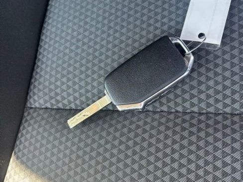 Used 2023 Kia Soul LX w/ LX Technology Package FWD image 17