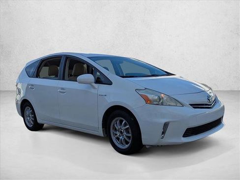 Used 2013 Toyota Prius V Two image 3