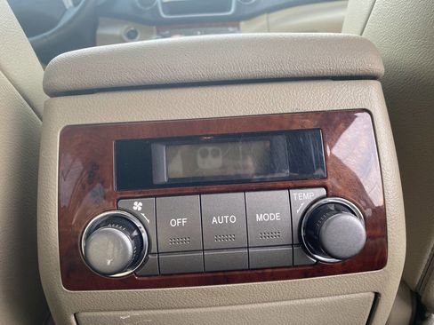 Used 2013 Toyota Highlander Limited image 24