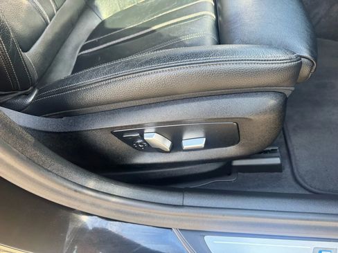 Used 2018 BMW 530e w/ Premium Package 2 image 27