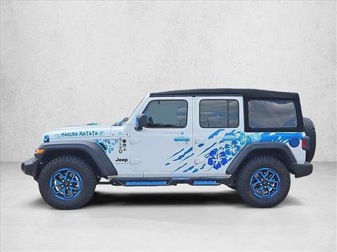 Used 2024 Jeep Wrangler Sport S image 9