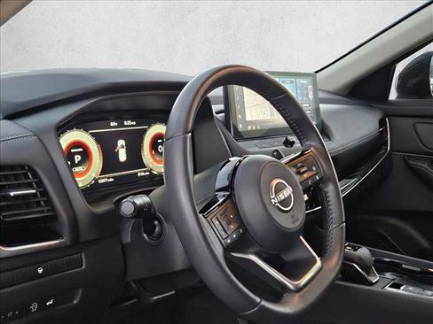 Used 2024 Nissan Rogue SL w/ SL Premium Package image 9