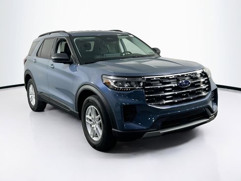 Used 2026 Ford Explorer Active image 3