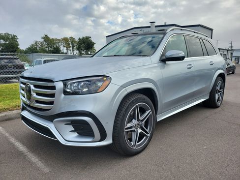 Certified 2025 Mercedes-Benz GLS 450 4MATIC image 2