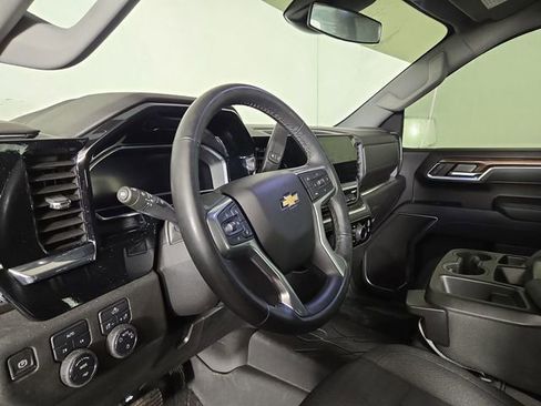 Used 2024 Chevrolet Silverado 1500 LT image 14
