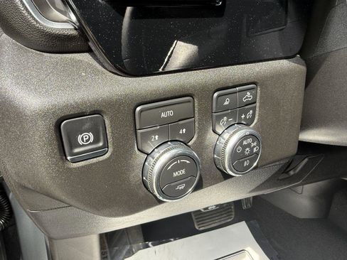 Used 2026 GMC Sierra 1500 SLT image 9