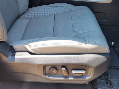Used 2024 Toyota Tundra Limited AWD/4WD image 28