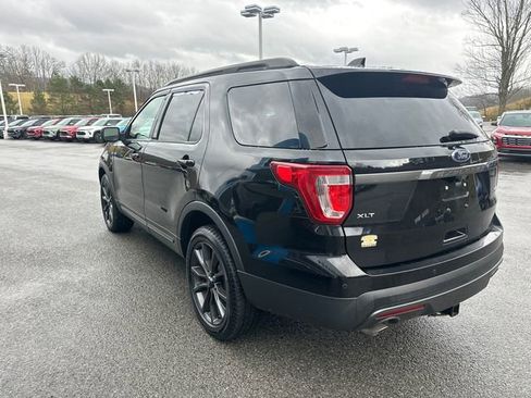Used 2017 Ford Explorer XLT w/ Equipment Group 202A image 6