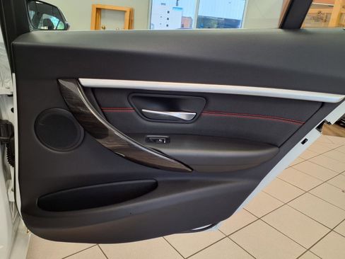 Used 2018 BMW 330i Sedan RWD image 13