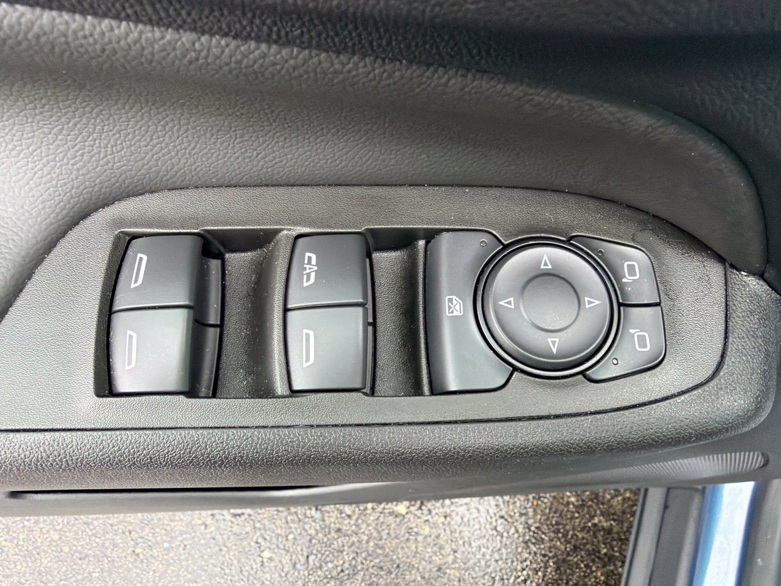 Used 2024 Chevrolet Equinox LT w/ LPO, Floor Liner Package FWD image 12