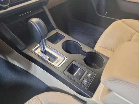 Used 2018 Subaru Outback 2.5i Premium image 26