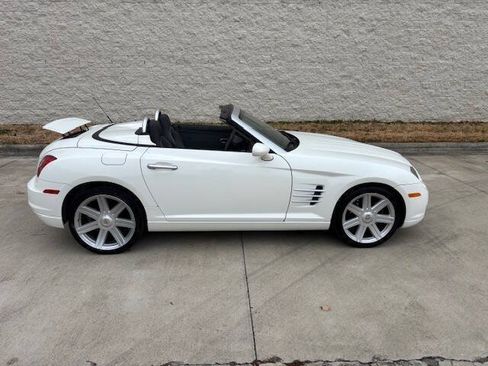 Used 2005 Chrysler Crossfire Limited RWD image 24