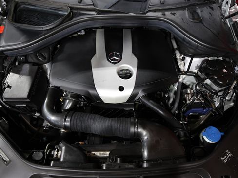 Used 2015 Mercedes-Benz ML 250 BlueTEC 4MATIC image 25