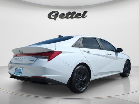Used 2023 Hyundai Elantra Blue FWD image 5