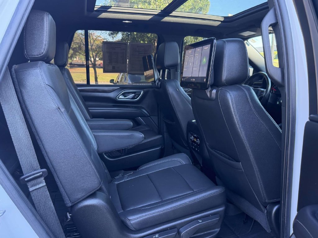 Used 2021 Chevrolet Tahoe Z71 w/ Luxury Package AWD/4WD image 11