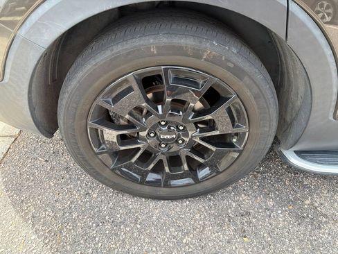 Used 2022 Kia Telluride EX w/ EX Premium Package AWD/4WD image 23