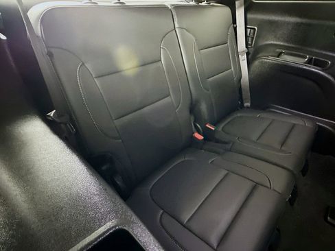 Used 2023 GMC Acadia SLT w/ Trailering Package image 38