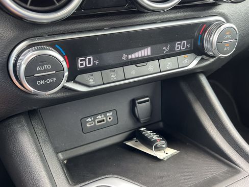 Used 2021 Nissan Sentra SV FWD image 19