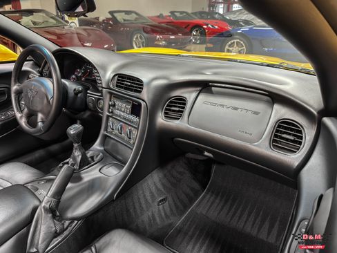Used 2000 Chevrolet Corvette Convertible image 14